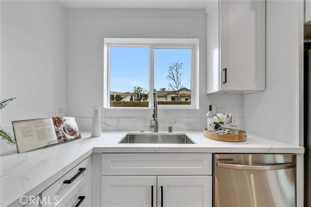Detail Gallery Image 5 of 23 For 278 N 11th Ave #1,  Upland,  CA 91786 - 2 Beds | 2 Baths