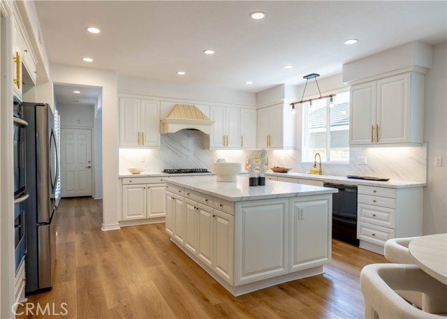8034 E Portico, Orange CA: https://media.crmls.org/medias/82ce96ca-bde8-433b-8806-527826e9a45c.jpg