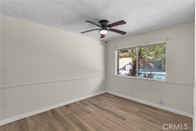 Detail Gallery Image 12 of 33 For 7774 Lakeside Dr, Jurupa Valley,  CA 92509 - 4 Beds | 3/1 Baths