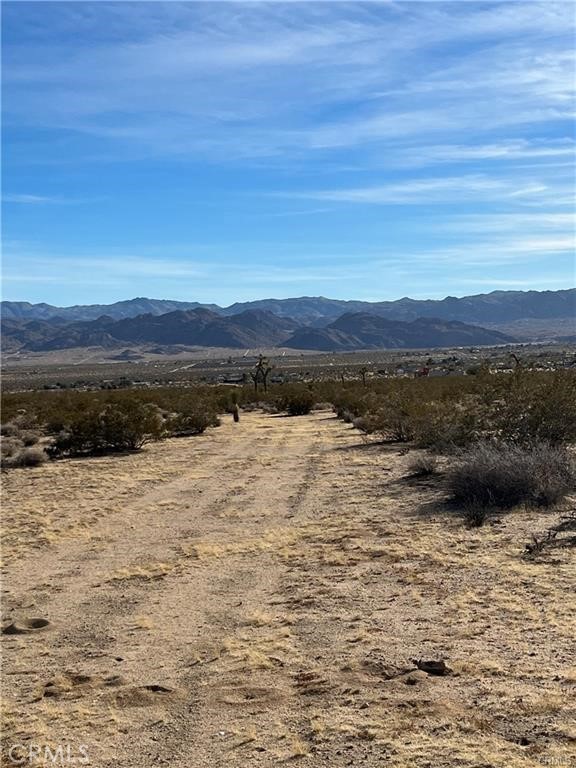 Detail Gallery Image 3 of 4 For 7 Bellflower Rd, Joshua Tree,  CA 92252 - – Beds | – Baths