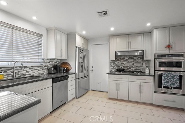 12446 Kenny Drive, Granada Hills CA: https://media.crmls.org/medias/82cf794f-48d6-4f73-a69f-686514645793.jpg