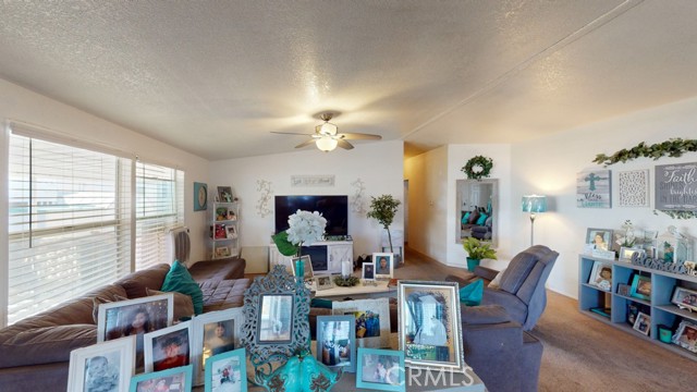 Detail Gallery Image 18 of 26 For 14000 El Evado Rd #56,  Victorville,  CA 92392 - 3 Beds | 2 Baths