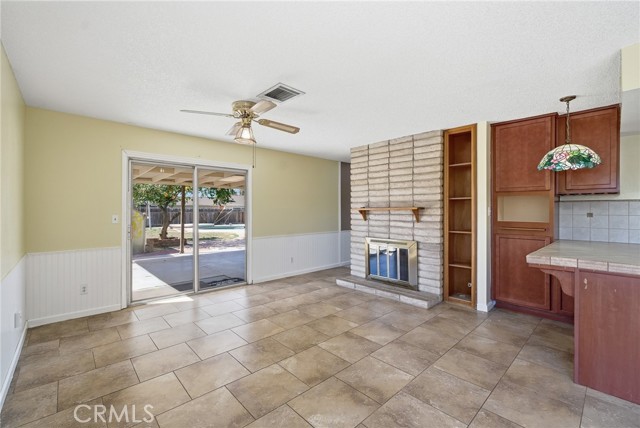 Detail Gallery Image 10 of 22 For 2234 Carter Way, Hanford,  CA 93230 - 3 Beds | 2 Baths