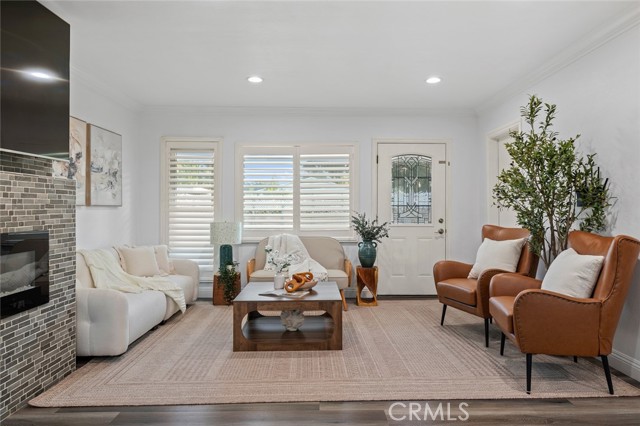 10072 Roselee Drive, Garden Grove CA: https://media.crmls.org/medias/82d05173-b359-4c5f-9e10-a9b0f5fe7a0c.jpg