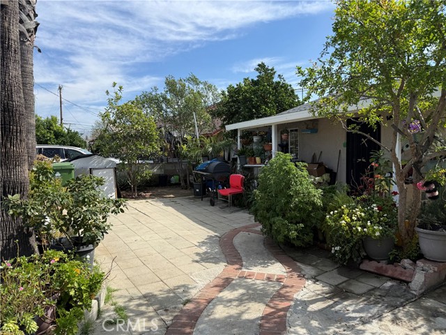 Detail Gallery Image 2 of 8 For 12872 Van Nuys Bld, Pacoima,  CA 91331 - 4 Beds | 4 Baths