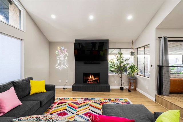 Detail Gallery Image 5 of 32 For 1128 Dawn Ridge Way, Covina,  CA 91724 - 3 Beds | 2 Baths