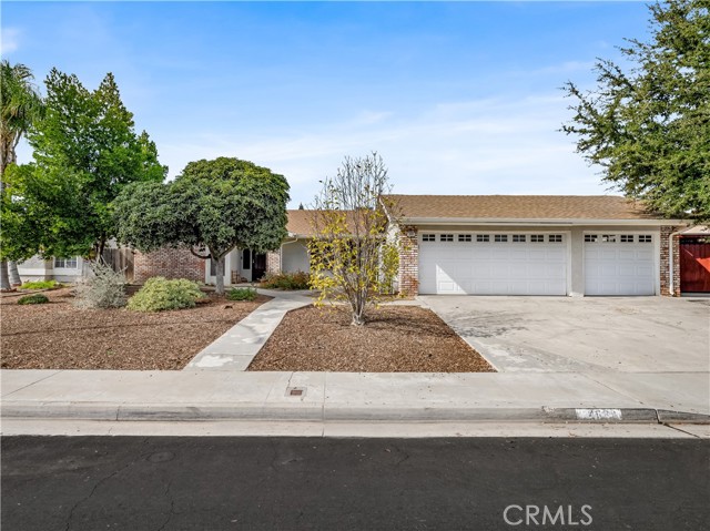 Detail Gallery Image 1 of 1 For 468 Burgan Ave, Clovis,  CA 93611 - 4 Beds | 2 Baths