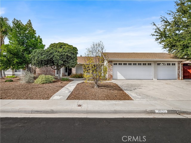 Detail Gallery Image 1 of 1 For 468 Burgan Ave, Clovis,  CA 93611 - 4 Beds | 2 Baths