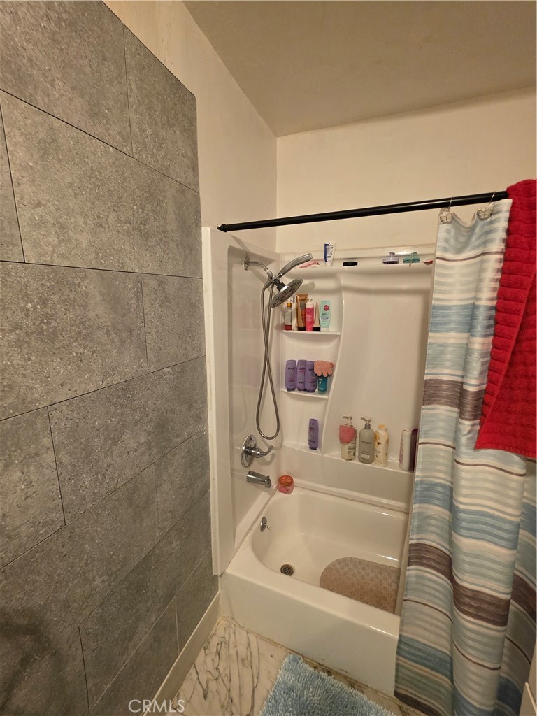 https://media.crmls.org/medias/82d1536b-5053-49a6-9699-c4df0ad8c2b9.jpg?preset=X-Large