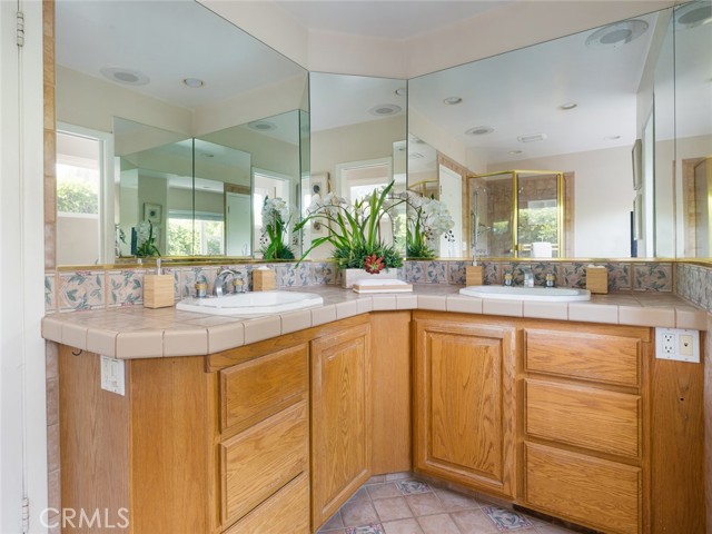 1013 Via Nogales, Palos Verdes Estates, California 90274, 2 Bedrooms Bedrooms, ,2 BathroomsBathrooms,Residential,Sold,Via Nogales,PV21160939