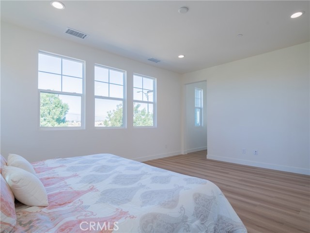 Detail Gallery Image 21 of 30 For 3011 E Silver Sky Dr, Ontario,  CA 91762 - 4 Beds | 3 Baths