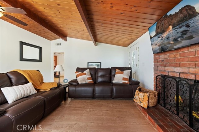 550 N Dexford Drive, La Habra CA: https://media.crmls.org/medias/82d3f77a-1a7c-42b9-a5bb-b99010d0acc4.jpg