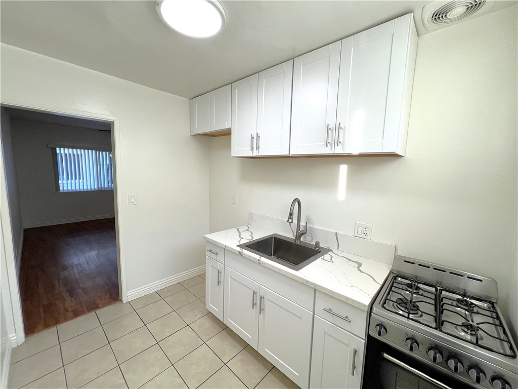 12926 Doty Avenue # 24, Hawthorne, California 90250, ,1 BathroomBathrooms,Residential Lease,For Rent,12926 Doty Avenue # 24,CRSB24234735