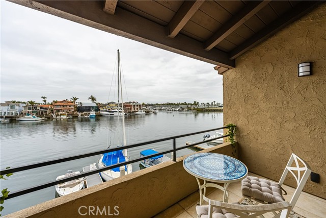 Detail Gallery Image 10 of 42 For 17110 Bluewater Ln, Huntington Beach,  CA 92649 - 1 Beds | 1/1 Baths