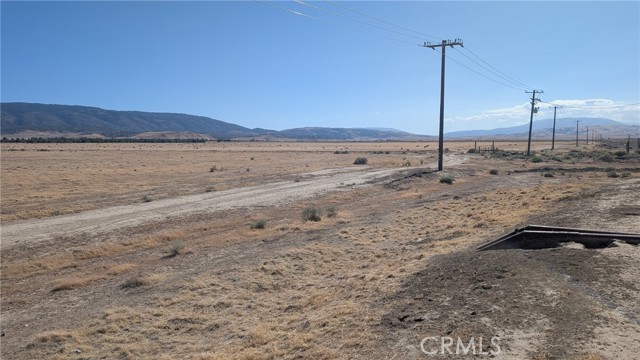 275 W Avenue B, Lancaster CA: https://media.crmls.org/medias/82d637cf-493a-450d-890a-ed9b3fc897a7.jpg