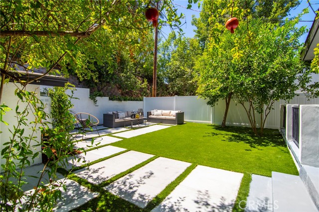 Detail Gallery Image 34 of 65 For 22284 Avenue San Luis, Woodland Hills,  CA 91364 - 6 Beds | 5/1 Baths