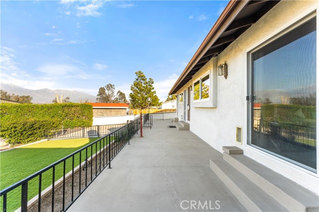31840 Florida Street, Redlands CA: https://media.crmls.org/medias/82d6cced-6592-44f3-a982-76151adca5ab.jpg