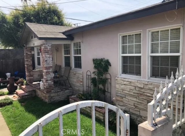 5126 W El Segundo Boulevard, Hawthorne CA: https://media.crmls.org/medias/82d6f0e7-127f-435b-9f88-78e550092b63.jpg