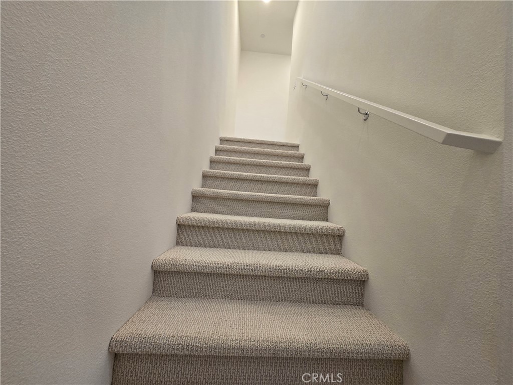 https://media.crmls.org/medias/82d744ce-0a39-49fd-876e-78fe17f01336.jpg?preset=X-Large