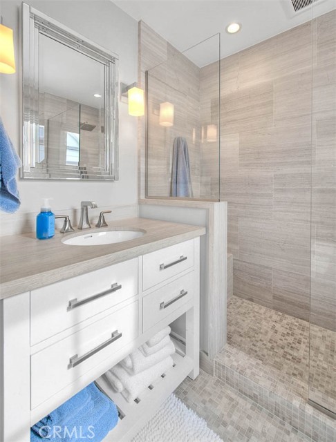 Detail Gallery Image 49 of 59 For 5590 E the Toledo, Long Beach,  CA 90803 - 4 Beds | 4 Baths