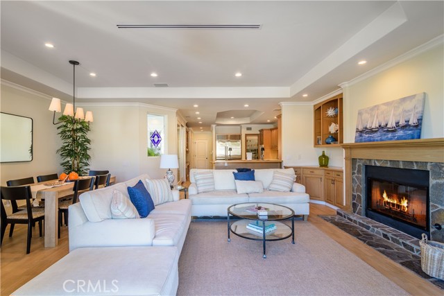 Detail Gallery Image 7 of 28 For 331 E Bay Front, Newport Beach,  CA 92662 - 3 Beds | 3 Baths
