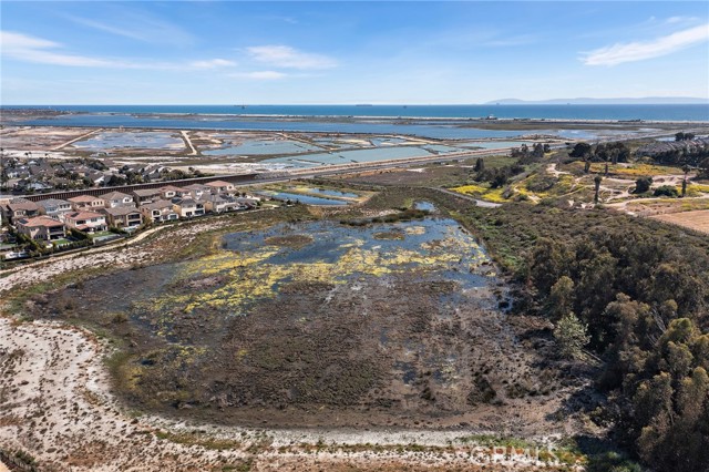 5145 Tortuga Drive, Huntington Beach CA: https://media.crmls.org/medias/82d82e07-2fc4-4835-a8a9-a122c8a20e39.jpg