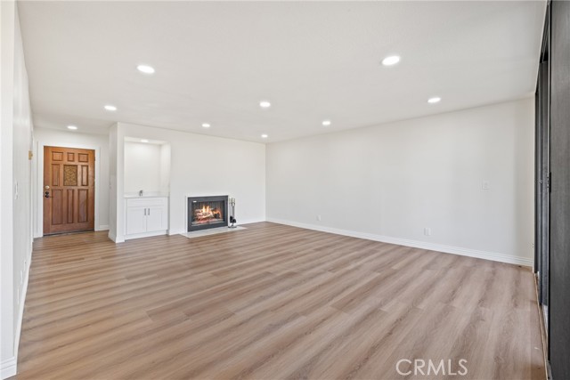 225 Hermosa Ave, Long Beach CA: https://media.crmls.org/medias/82d83092-cda6-4618-b84b-dbf5d4b72512.jpg