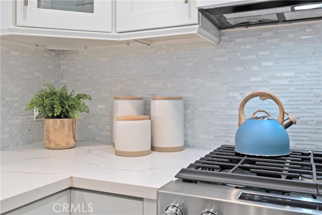 409 Utica Avenue, Huntington Beach CA: https://media.crmls.org/medias/82d84c9e-91f8-40fc-bff1-30dce24857dd.jpg