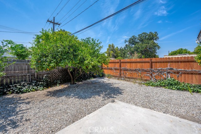 1219 N Lincoln Street, Burbank CA: https://media.crmls.org/medias/82d88f23-6303-483d-ba19-9a7d3e9e2f19.jpg