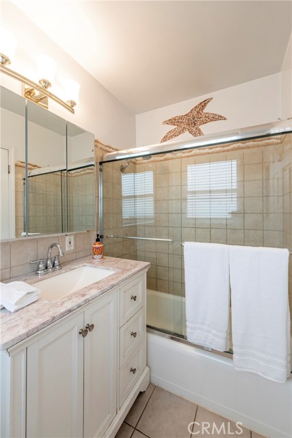 Detail Gallery Image 10 of 11 For 1728 the Strand #4,  Hermosa Beach,  CA 90254 - 1 Beds | 1 Baths