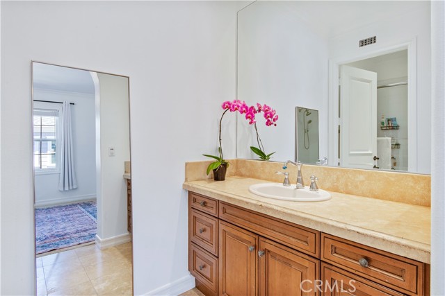 Detail Gallery Image 33 of 40 For 8005 Bell Crest Dr, Los Angeles,  CA 90045 - 6 Beds | 4 Baths