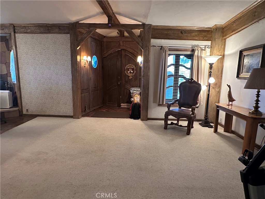 https://media.crmls.org/medias/82d941e7-f686-4058-9744-64f54877ed79.jpg?preset=X-Large