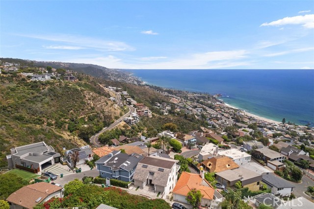 Detail Gallery Image 39 of 41 For 2526 Encina Way, Laguna Beach,  CA 92651 - 3 Beds | 3/1 Baths