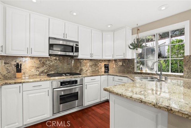 Detail Gallery Image 15 of 44 For 841 Sunstone St, Westlake Village,  CA 91362 - 3 Beds | 2/1 Baths