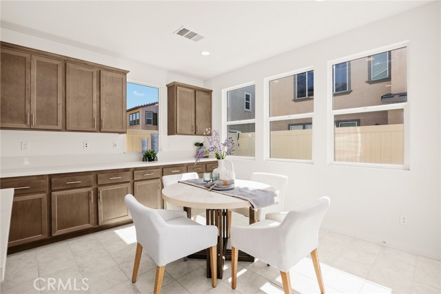 16114 Almond Avenue, Chino CA: https://media.crmls.org/medias/82dc27ee-427f-479d-8e80-8d319f681a49.jpg