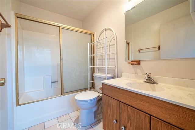 Detail Gallery Image 14 of 27 For 17530 Tulsa St, Granada Hills,  CA 91344 - 5 Beds | 3/1 Baths