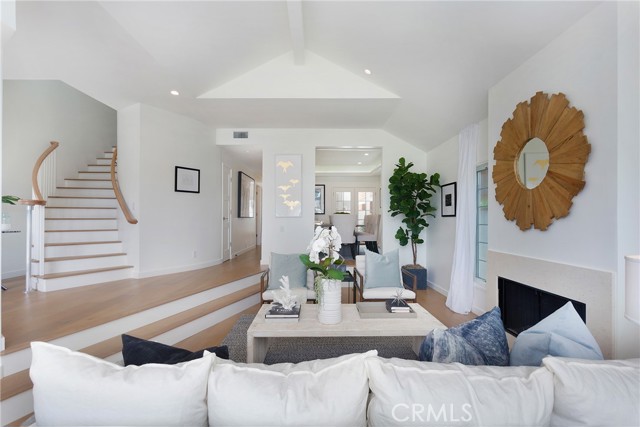 Detail Gallery Image 12 of 57 For 608 & 608 .5 Acacia Ave, Corona Del Mar,  CA 92625 - 5 Beds | 4 Baths