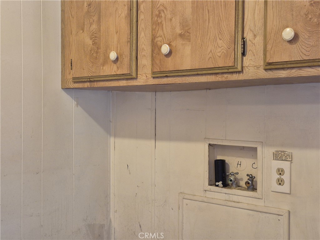 https://media.crmls.org/medias/82ddbca5-1579-4e8b-9e9c-3a506c0a9872.jpg?preset=X-Large