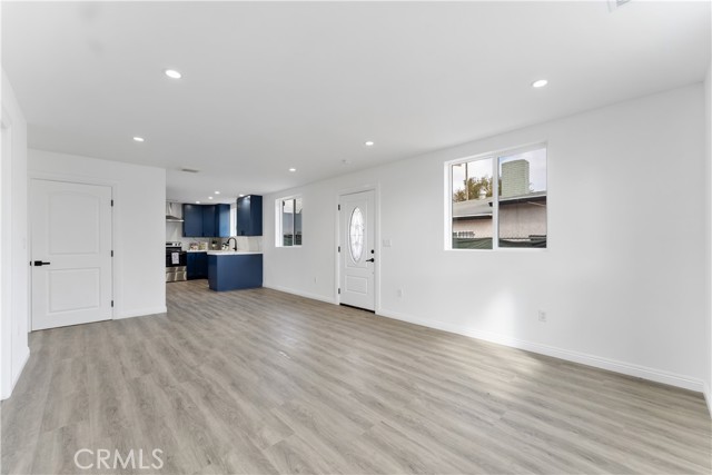 Detail Gallery Image 7 of 43 For 540 W 118th St, Los Angeles,  CA 90044 - 6 Beds | 5 Baths