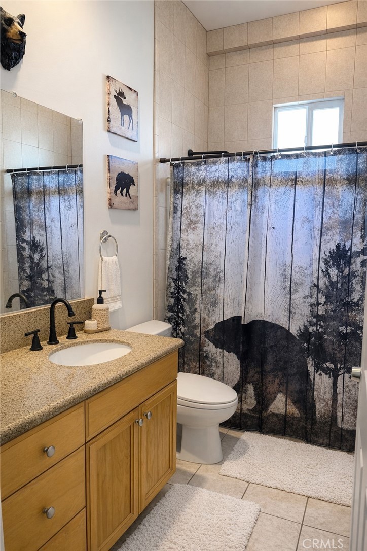 https://media.crmls.org/medias/82dea256-52cb-4ba8-8507-b96e7e6530a3.jpg?preset=X-Large