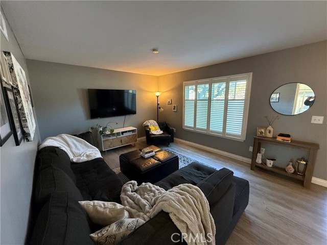 Detail Gallery Image 3 of 25 For 6672 Sun Dr #C,  Huntington Beach,  CA 92647 - 3 Beds | 1/1 Baths