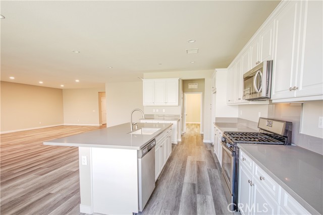 Detail Gallery Image 23 of 56 For 34899 Windwood Glen Ln, Murrieta,  CA 92563 - 4 Beds | 2/1 Baths