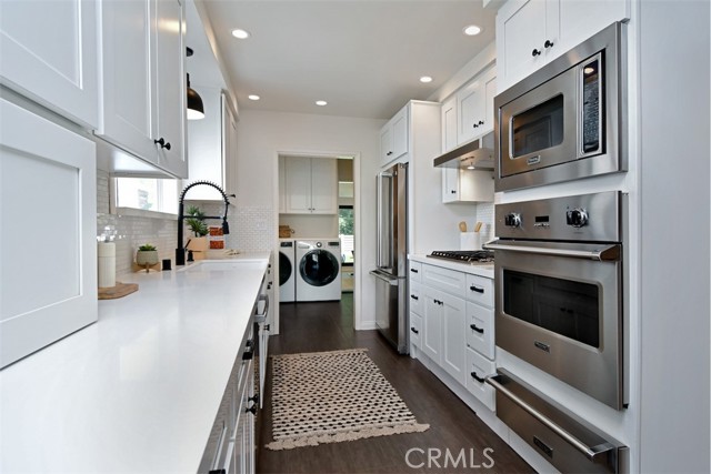 12614 Morrison Street, Valley Village CA: https://media.crmls.org/medias/82dee825-8883-434c-a78f-31d9471bc9ee.jpg