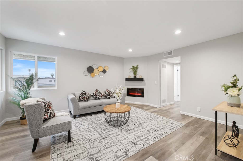 1659 E Kingsley Avenue B, Pomona, CA 91767