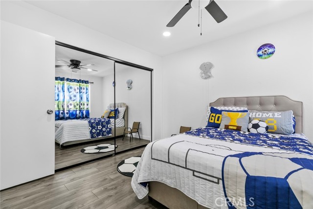 8801 Cedros Avenue, Panorama City CA: https://media.crmls.org/medias/82e078ab-5ca3-4a49-90a5-48ed6bc00e9d.jpg