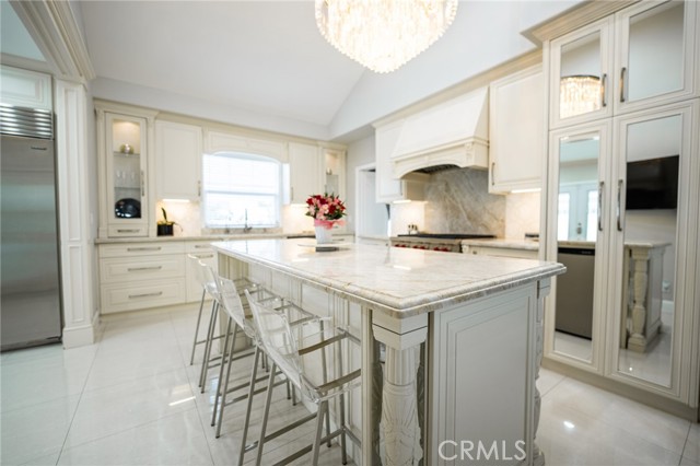 1281 E Orange Grove Boulevard, Pasadena CA: https://media.crmls.org/medias/82e08bd3-b925-4ebf-ab40-514ec9205d59.jpg