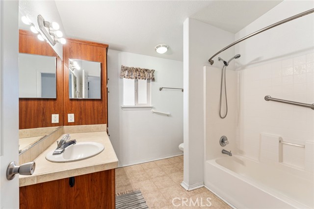 44725 E Florida Avenue, Hemet CA: https://media.crmls.org/medias/82e1f194-dab4-4d47-9329-2518c6f8fd38.jpg