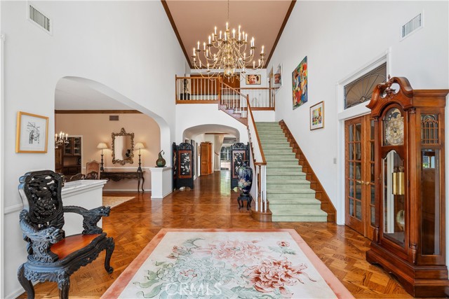 Detail Gallery Image 5 of 50 For 4751 Westchester Dr, Woodland Hills,  CA 91364 - 5 Beds | 7 Baths