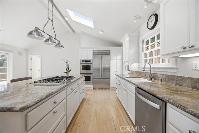 Detail Gallery Image 8 of 34 For 3513 May St, Los Angeles,  CA 90066 - 3 Beds | 2 Baths