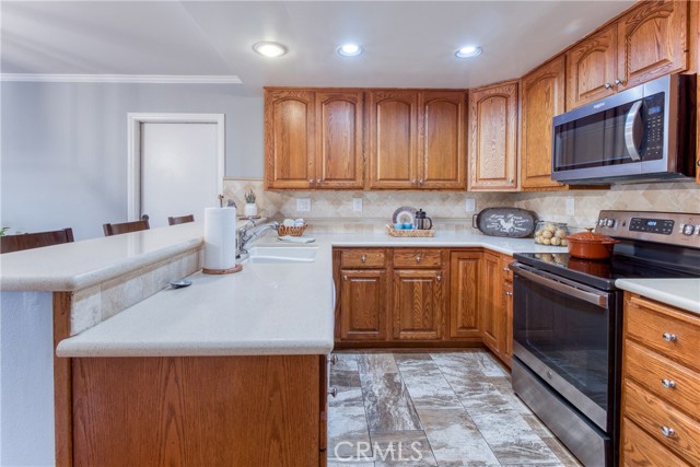 64 Seacrest Court, Long Beach CA: https://media.crmls.org/medias/82e4f550-e064-4df2-bfe3-5d2852b7de0e.jpg